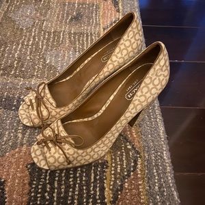Coach heels size 7
